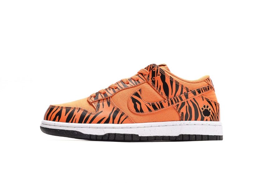 Dunk Low PS "Tiger Stripes"