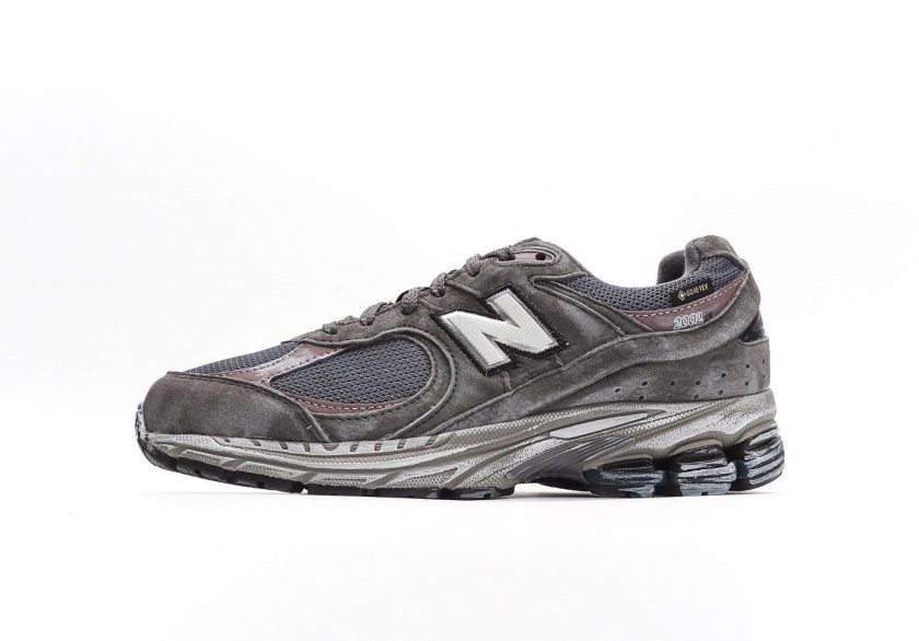 New Balance 2002R "Magnet"