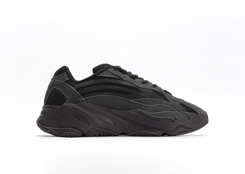 Yeezy Boost 700 V2 Vanta - Image 3