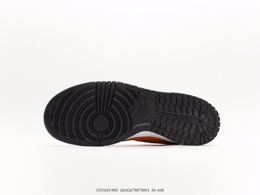 Dunk Low PS "Tiger Stripes" - Image 4