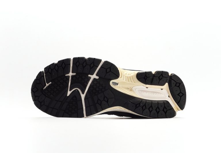 New Balance 2002R "Eclipse & Castlerock" - Image 4