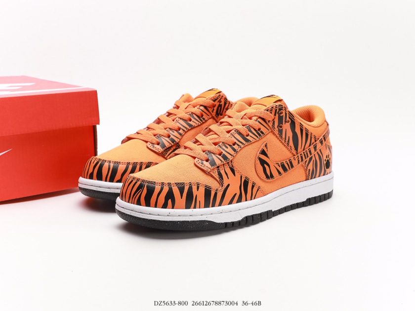Dunk Low PS "Tiger Stripes" - Image 9