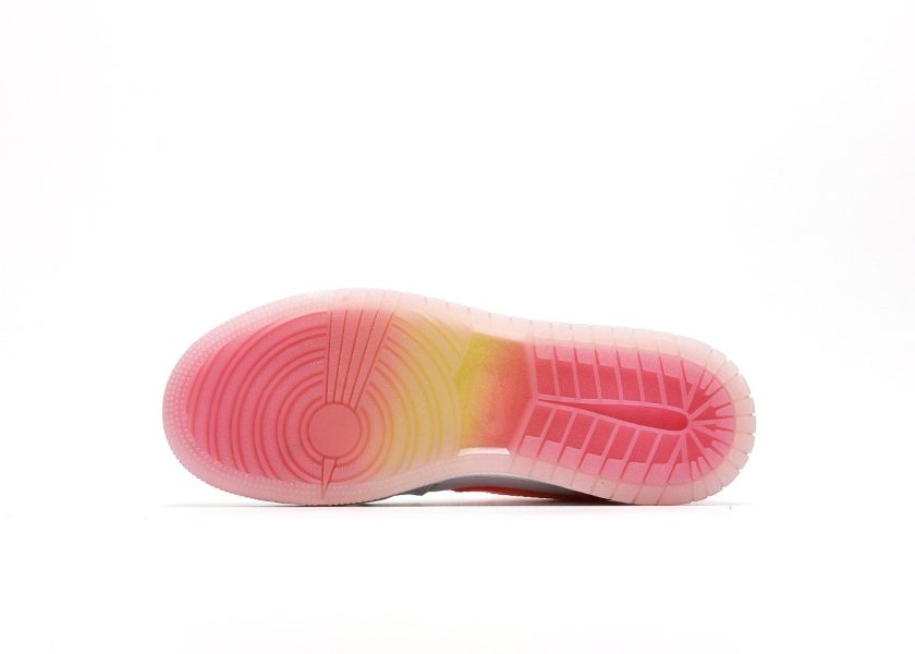 Air Jordan 1 Mid GS Edge Glow - Image 4
