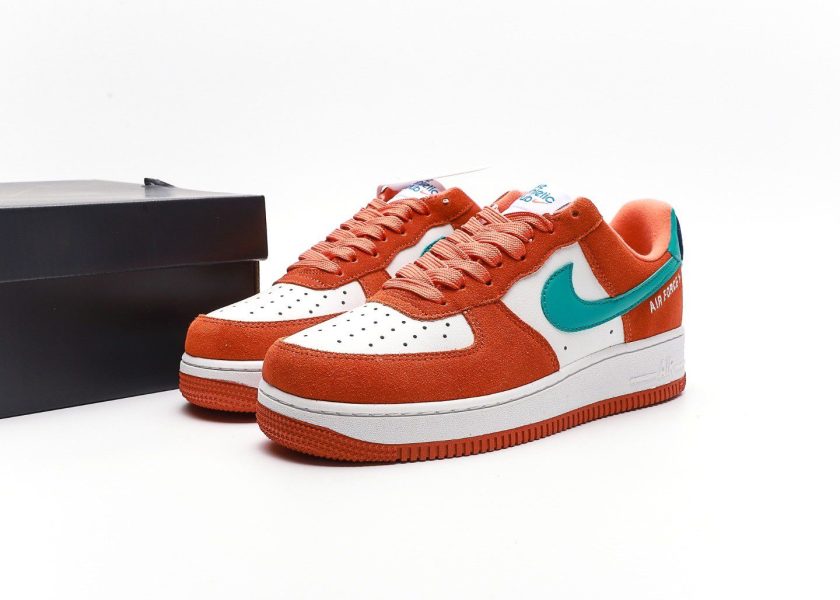 Air Force 1 Low Athletic Club - Image 9