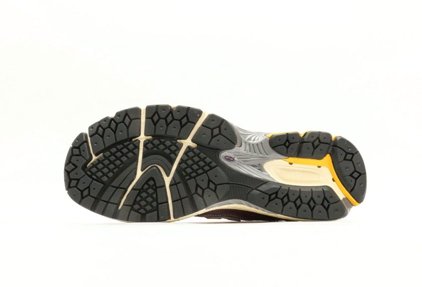 New Balance 1906R Licorice - Image 4