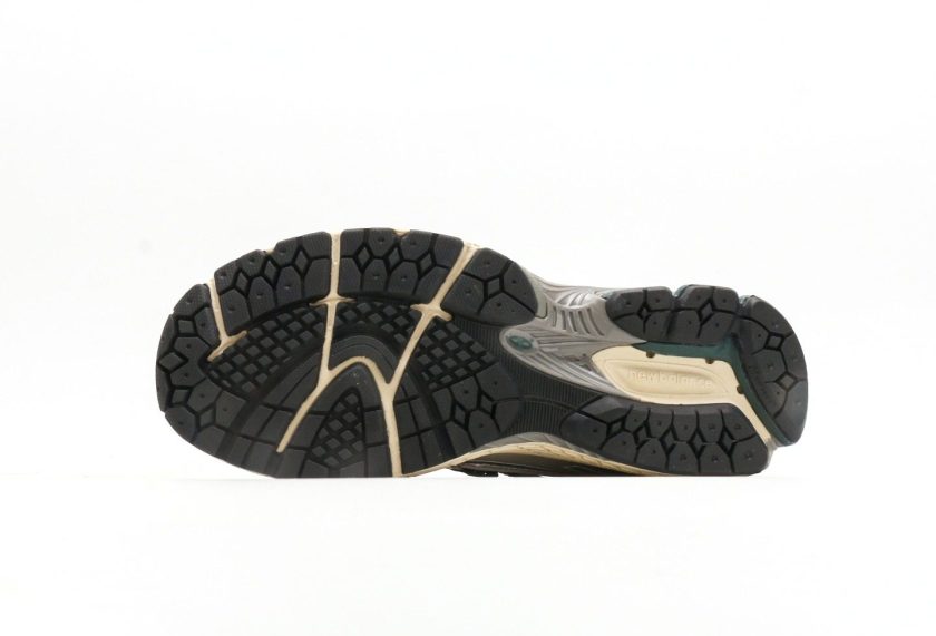 New Balance M1906 Silver Metallic - Image 4