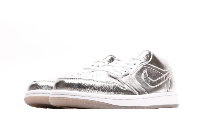 Air Jordan 1 Low SE Metallic Silver - Image 5