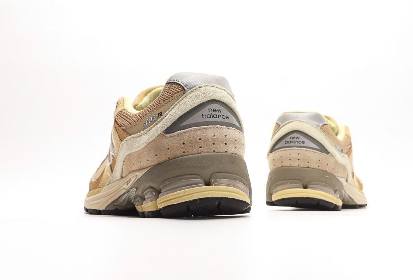 AURALEE x New Balance - Image 6