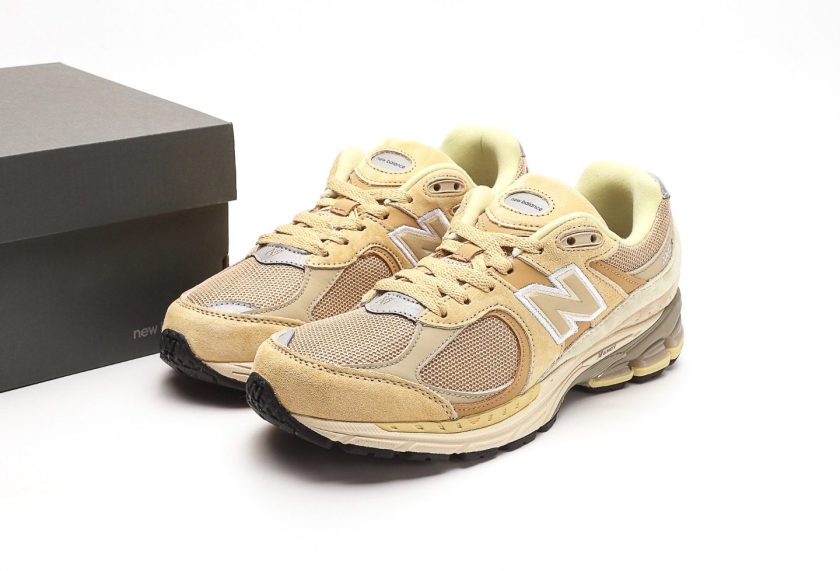 AURALEE x New Balance - Image 9
