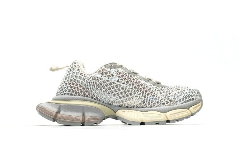 3XL Fishnet Sneaker - Image 2