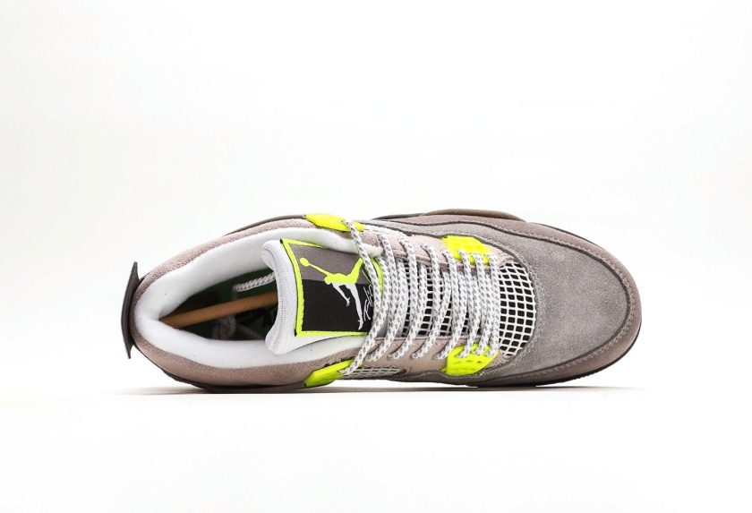 Air Jordan 4 Retro SE "Neon" - Image 3