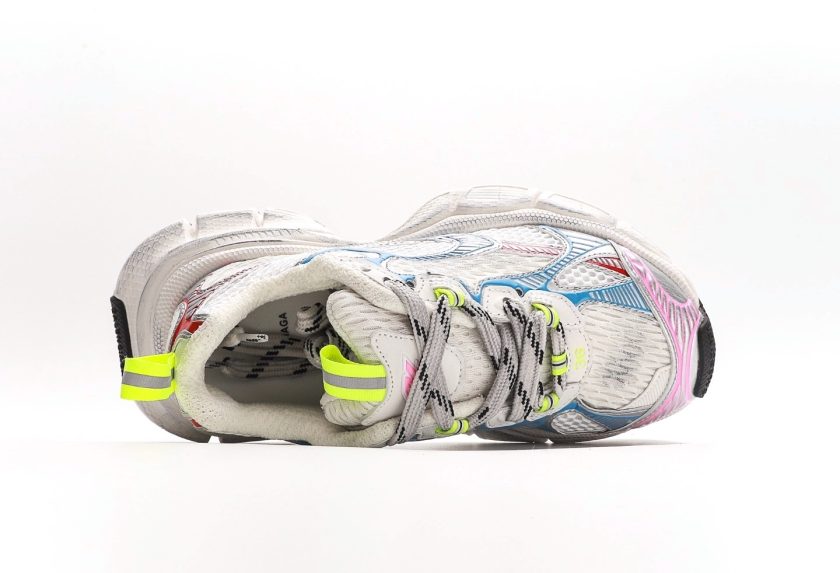 3XL Sneaker "Worn-Out - White Blue Red" - Image 3