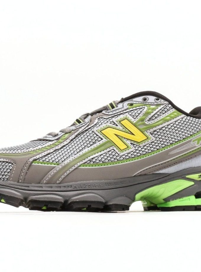 New Balance 740