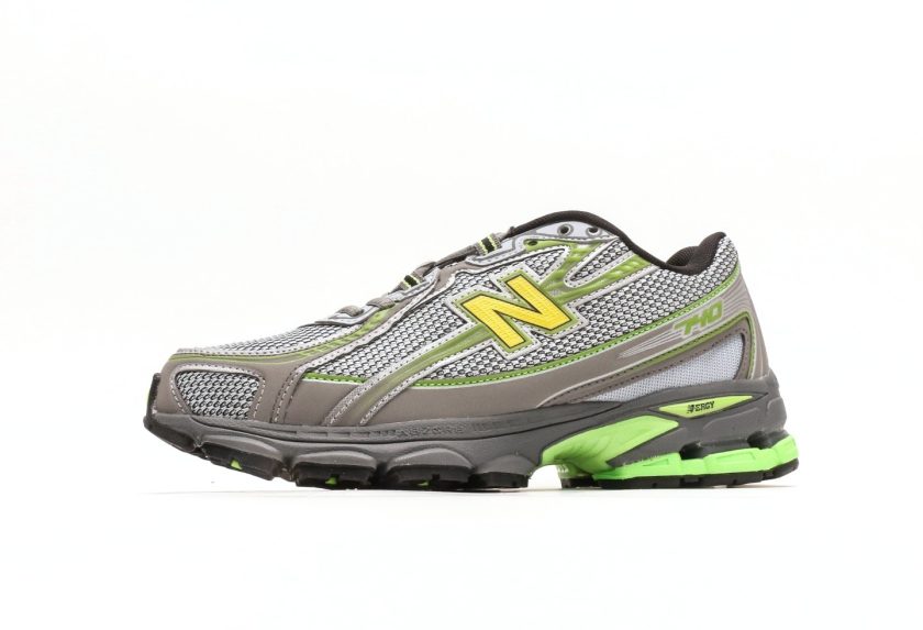 New Balance 740