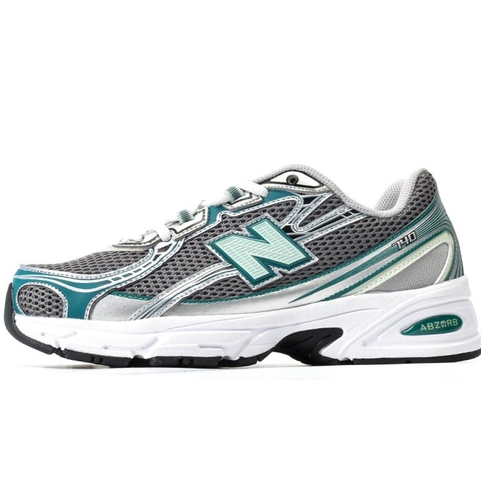 New Balance 740 Silver Metallic New Spruce