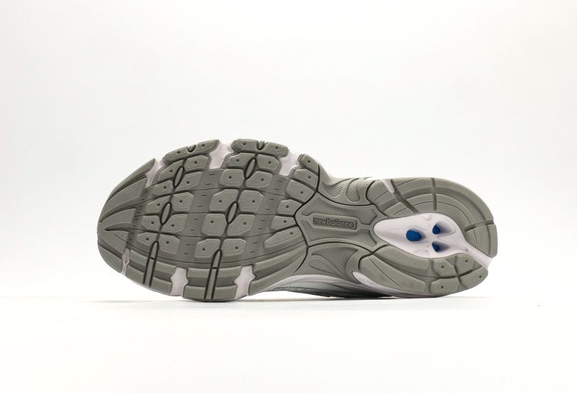 New Balance 740 "White & Silver Metallic" - Image 4
