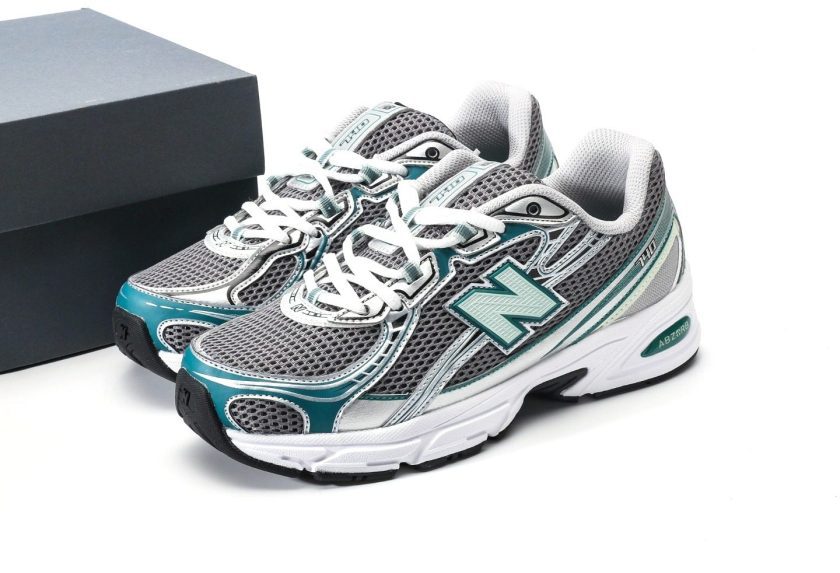 New Balance 740 Silver Metallic New Spruce - Image 9