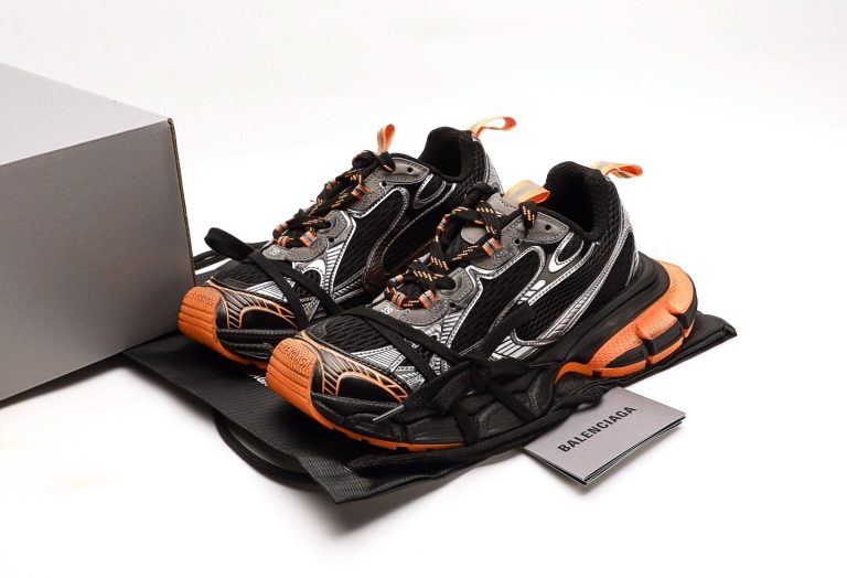 3XL Sneaker "Worn-Out - Black Orange" - Image 9