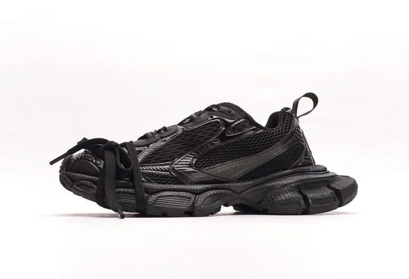 3XL Sneaker Black Mesh and Polyurethane