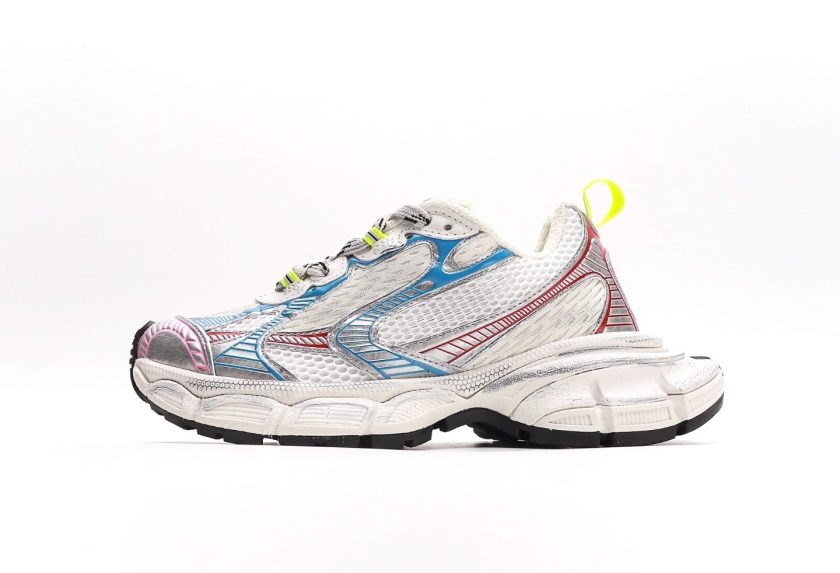3XL Sneaker "Worn-Out - White Blue Red"