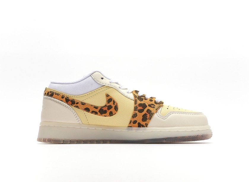 Air Jordan 1 Low SNKRS Day - Image 2