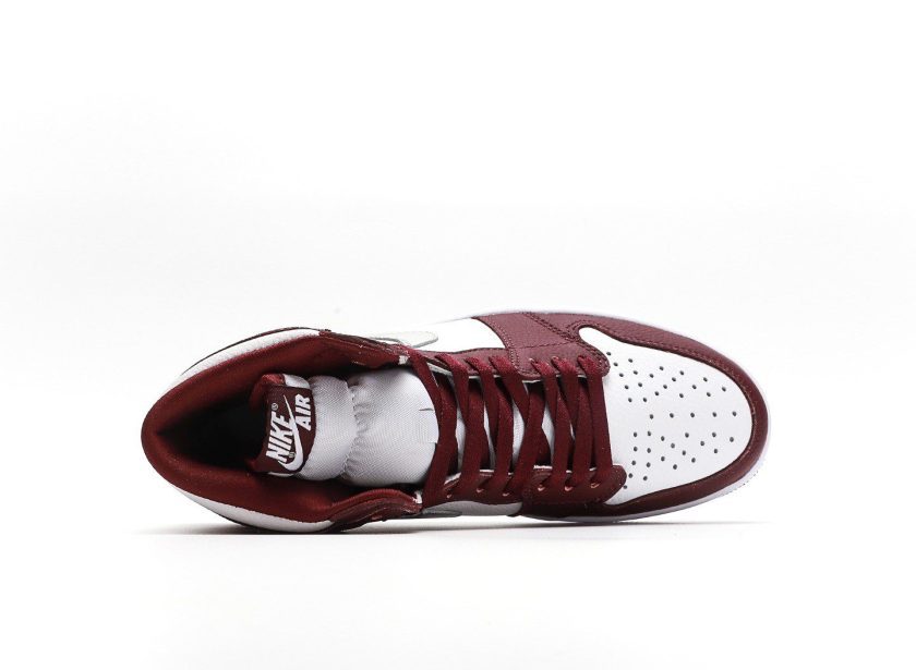 Air Jordan 1 Retro High OG Bordeaux - Image 3