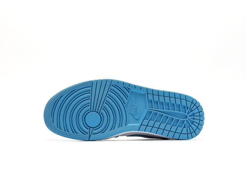 Air Jordan 1 Low UNC - Image 4