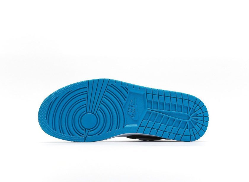Air Jordan 1 Low UNC - Image 4