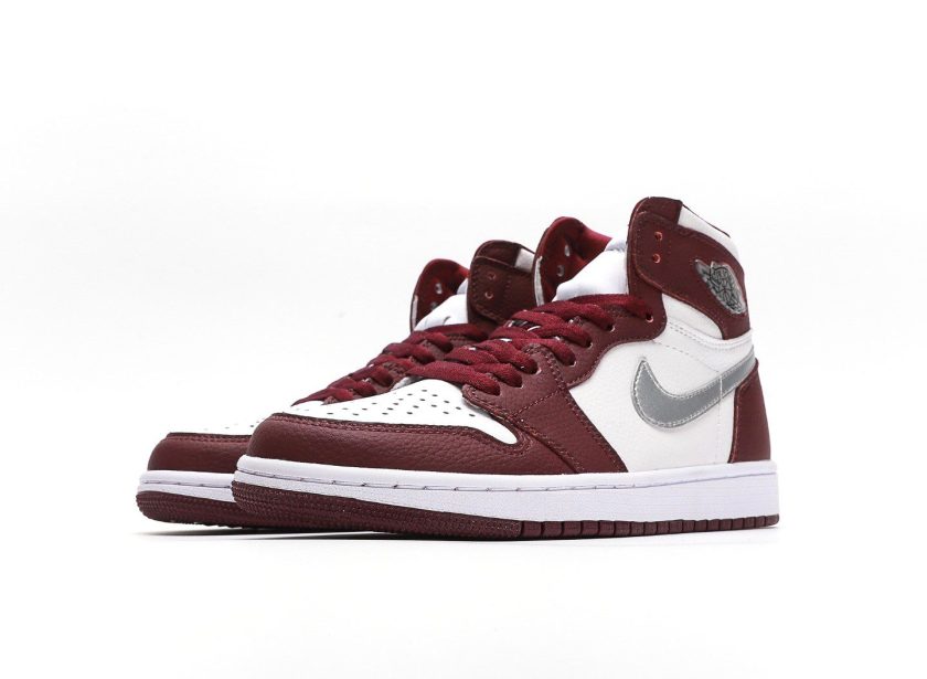 Air Jordan 1 Retro High OG Bordeaux - Image 5