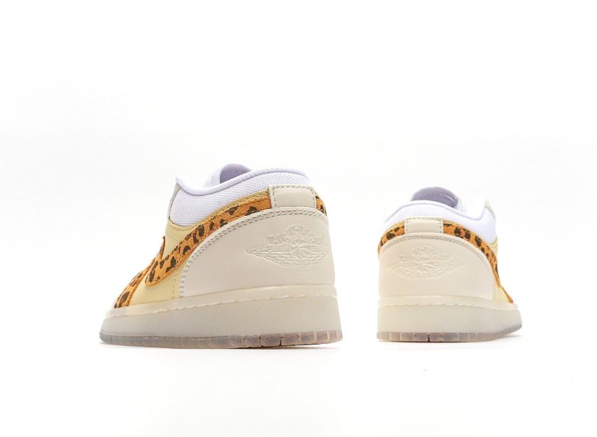 Air Jordan 1 Low SNKRS Day - Image 6