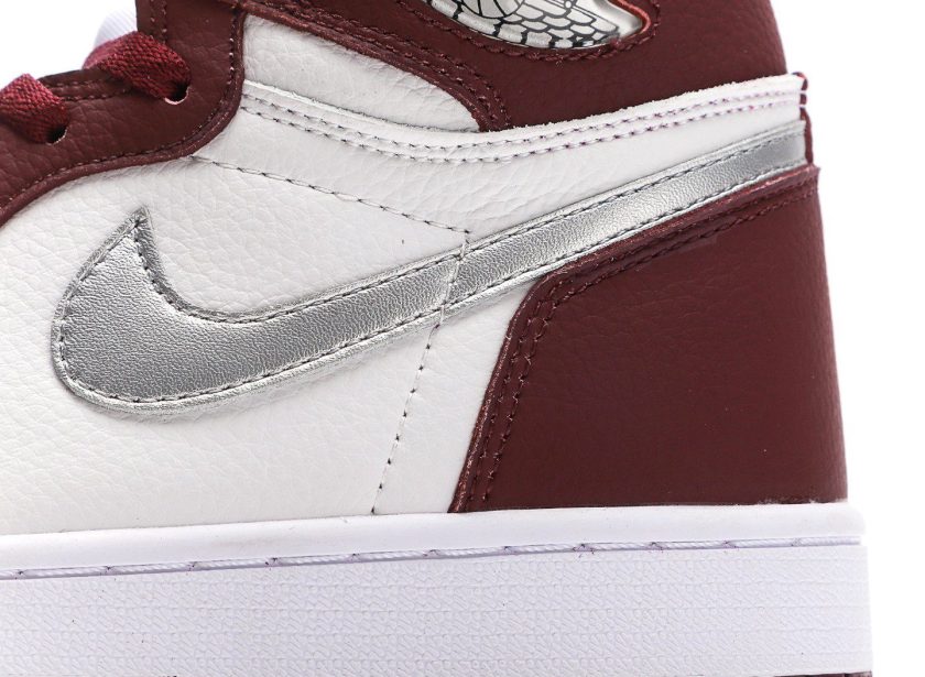 Air Jordan 1 Retro High OG Bordeaux - Image 7