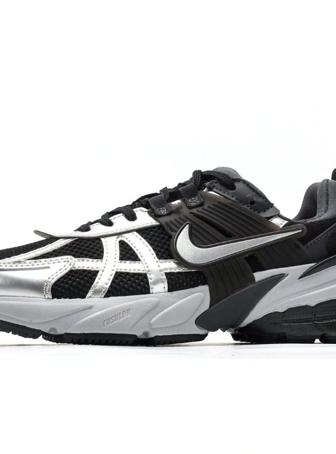 V2K Run "Black Metallic Silver"