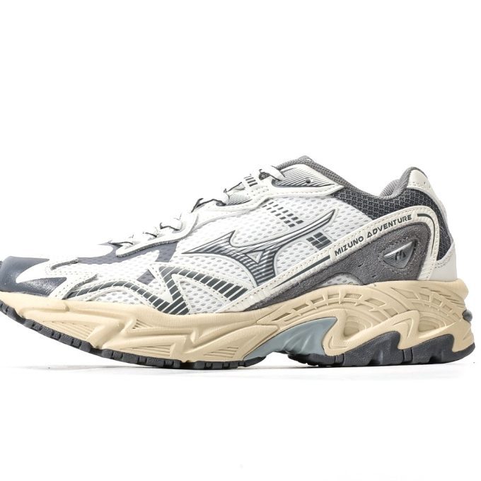 Mizuno Adventure Twe