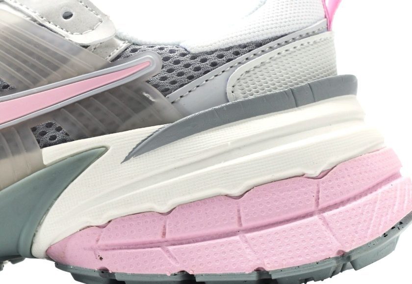 V2K Run "Pink Foam" - Image 7