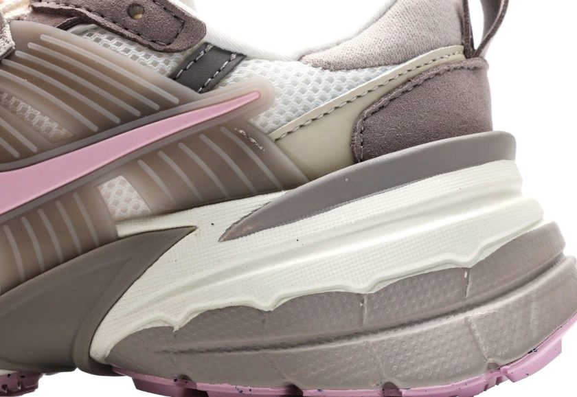 V2K Run "Pink Foam" - Image 7