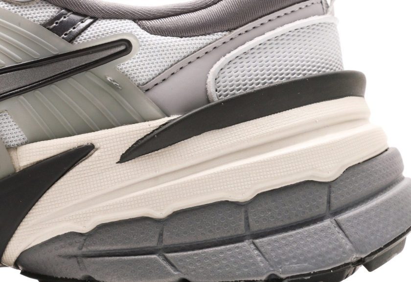 V2K Run "Pure Platinum Metallic Cool Grey" - Image 7
