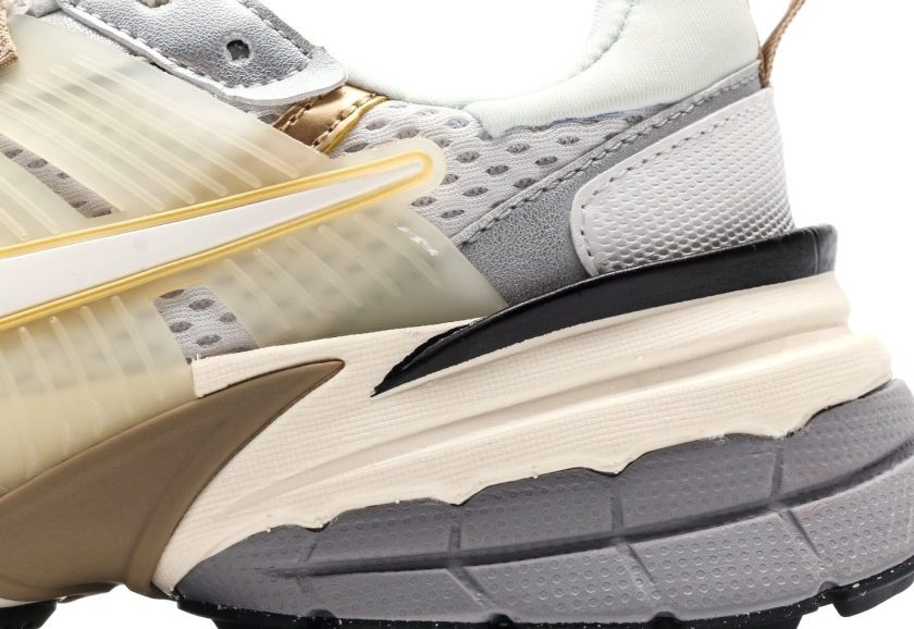 V2K Run "White Khaki Metallic" - Image 7