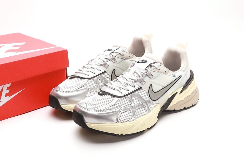 V2K Run "Summit White" - Image 9