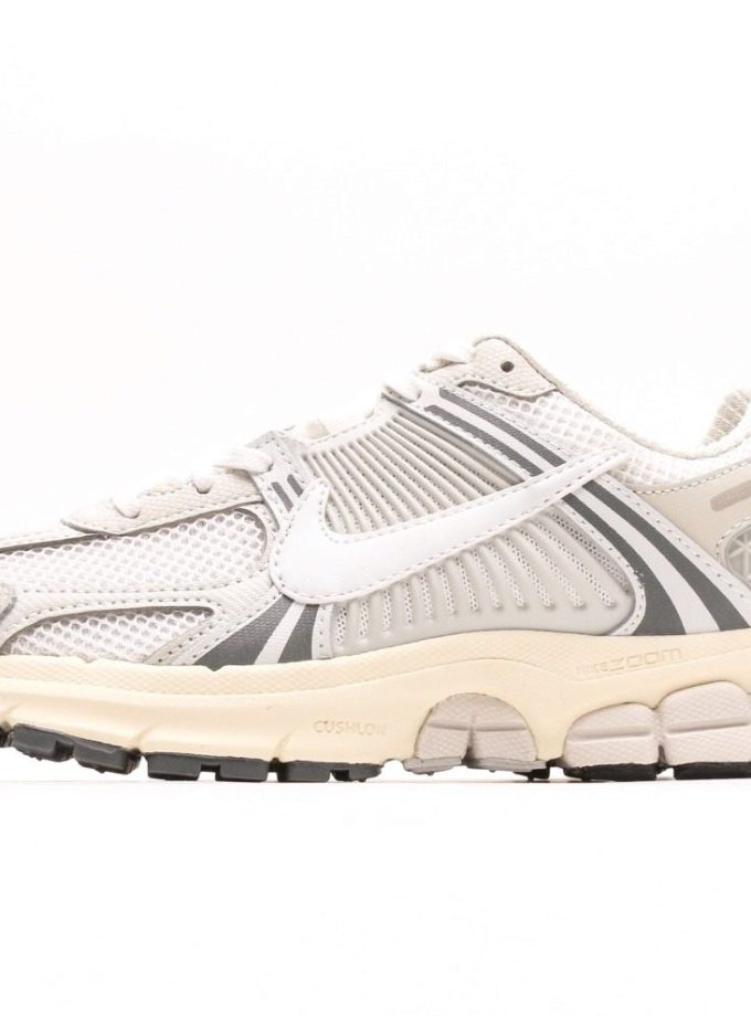 Zoom Vomero 5 "Platinum Tint"